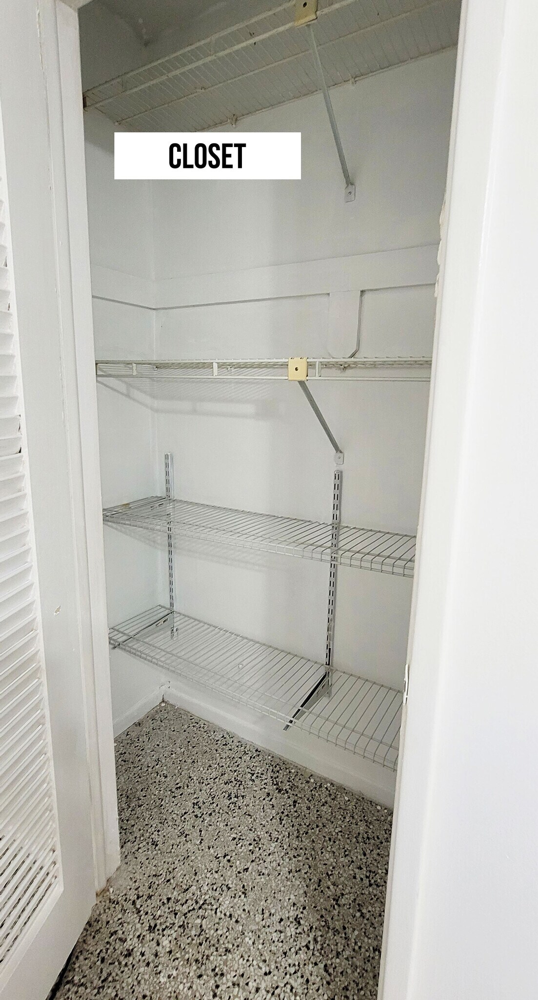 Closet - 129 NE 5th St