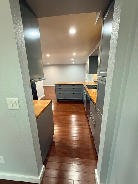 Building Photo - 27840 25th Dr S