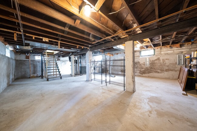 Building Photo - 4958 N Morgan Ave