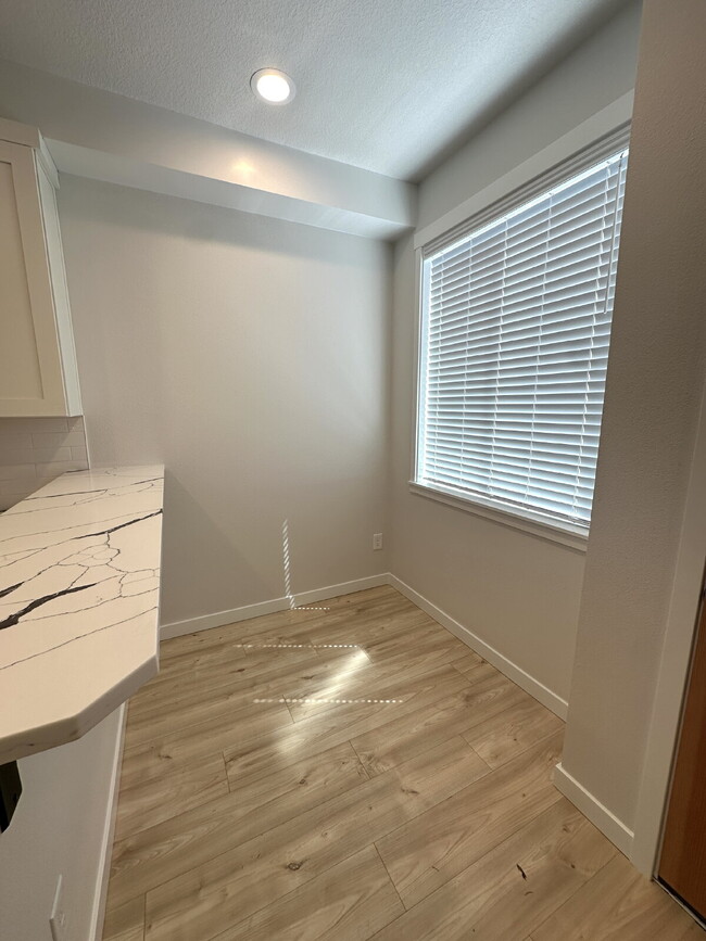 Building Photo - New 2-Bedroom Townhome