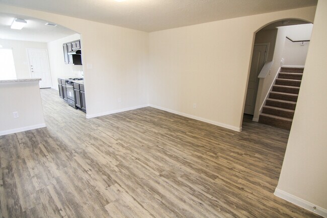 Building Photo - Evergreen Villas - 13142 City Green Trail,...