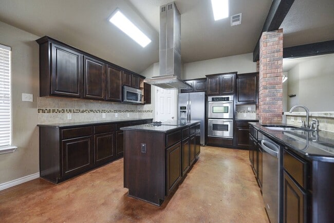 Building Photo - 7100 Almond Dr
