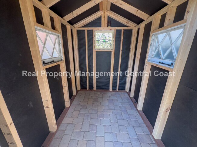 Building Photo - AVAILABLE AUGUST - Charming Morro Bay Home...