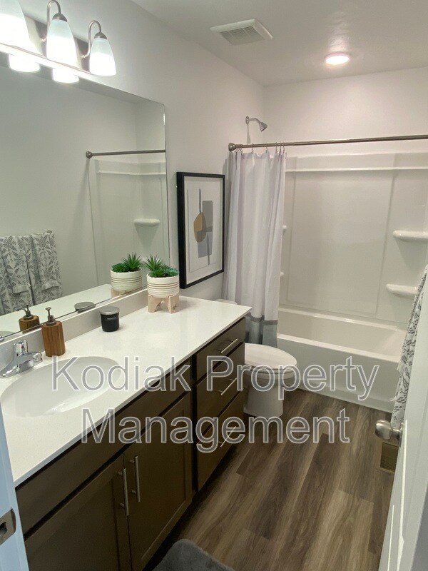 Building Photo - 1133 N 1920 W