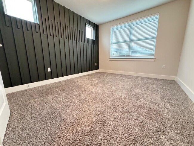 Building Photo - 7417 Acela Trl