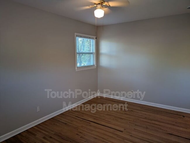 Building Photo - 448 E John St