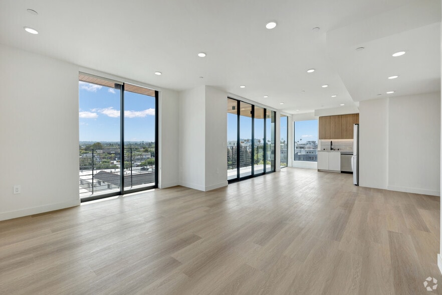 2BD, 2BA - 1,200SF - Living Room and Kitchen - Lib Vista