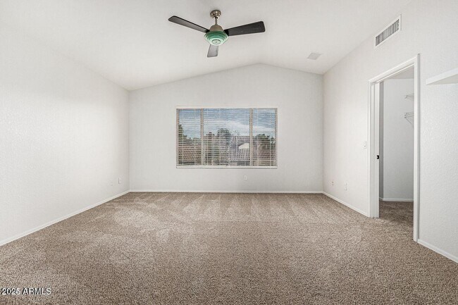 Building Photo - 3051 E Millbrae Ln