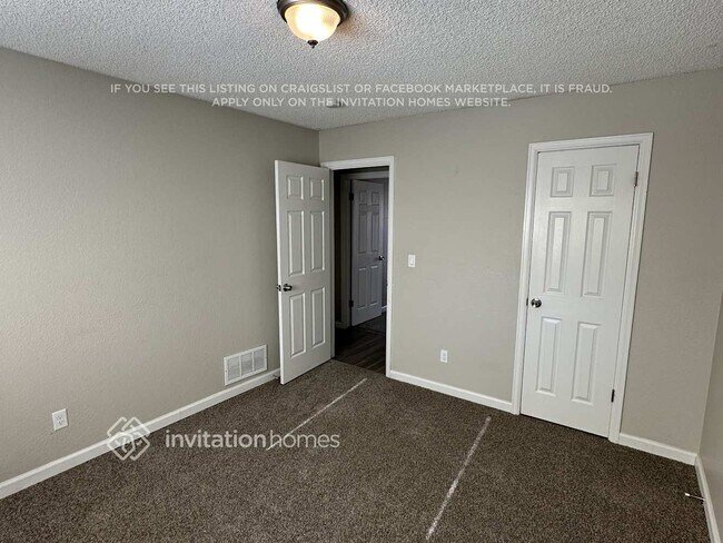 Building Photo - 21320 E Aberdeen Pl