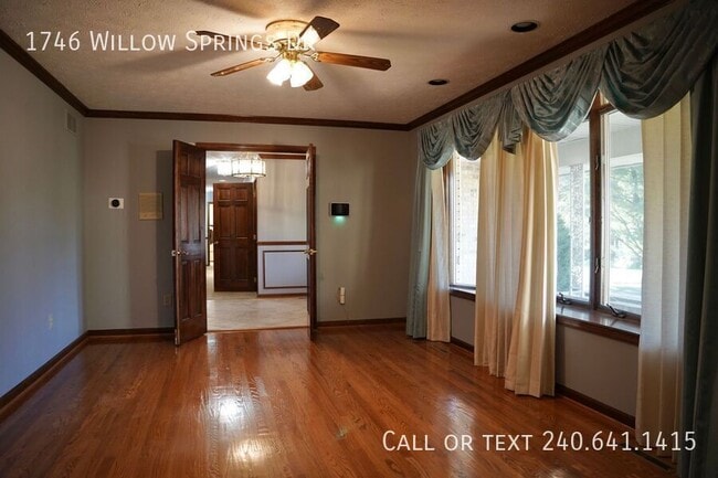 Building Photo - 1746 Willow Springs Dr