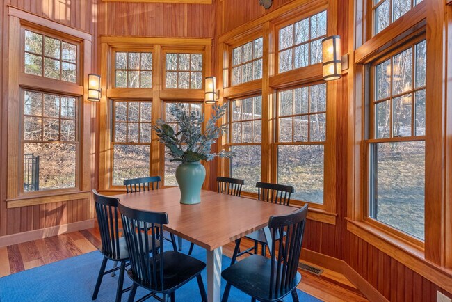 Building Photo - 20 Yellow Birch Cir