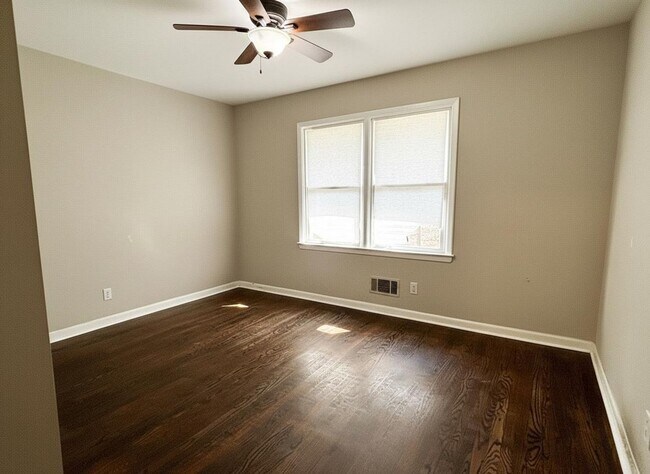 Building Photo - Charming 3BR Condo in Atlanta