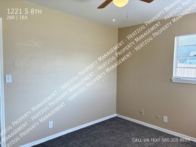 Building Photo - 1221 S 8th-