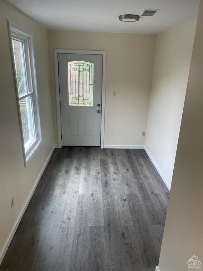 Building Photo - 34 Hill St