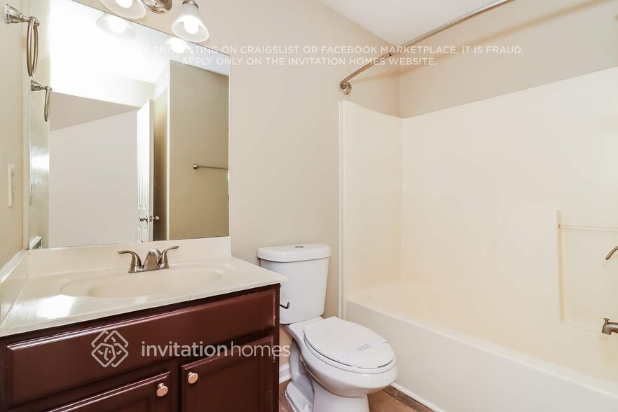 Building Photo - 1471 Chapel Hill Ln SW