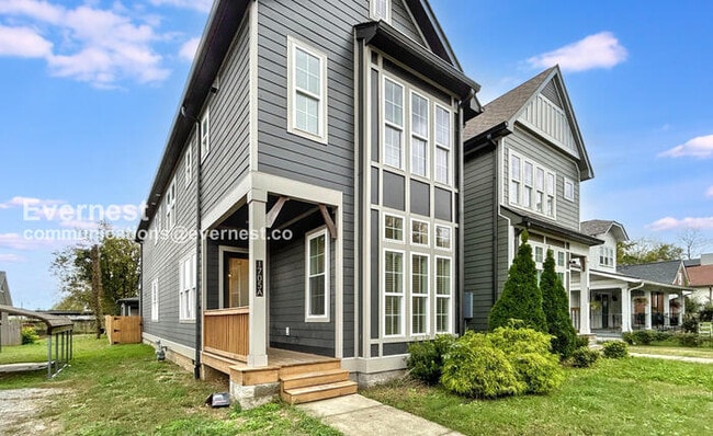 Building Photo - 1705 Cass St