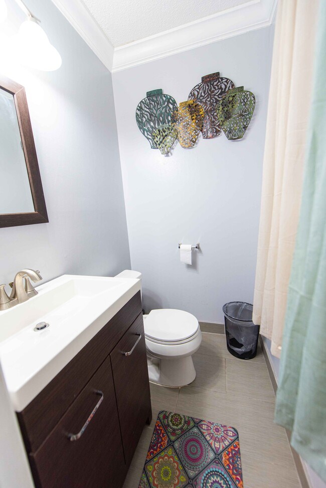 Building Photo - 2200 Romine Rd