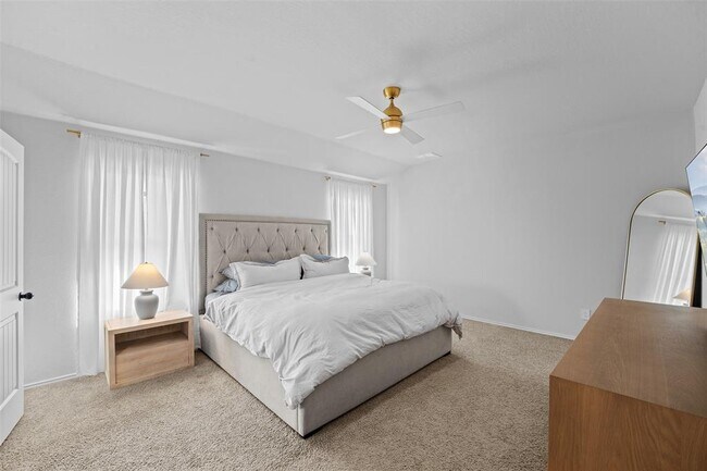 Building Photo - 144 Calgary Ln