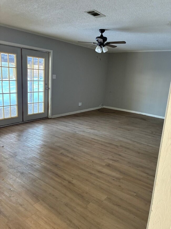 Building Photo - Spacious 4 Bedroom/3 Bath Family Home West End of Searcy