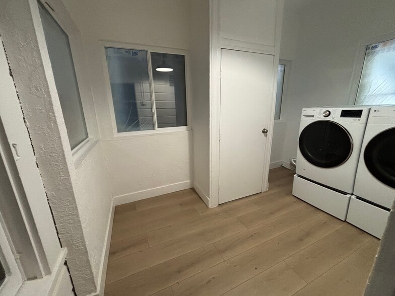 Building Photo - 1343 Pierce St