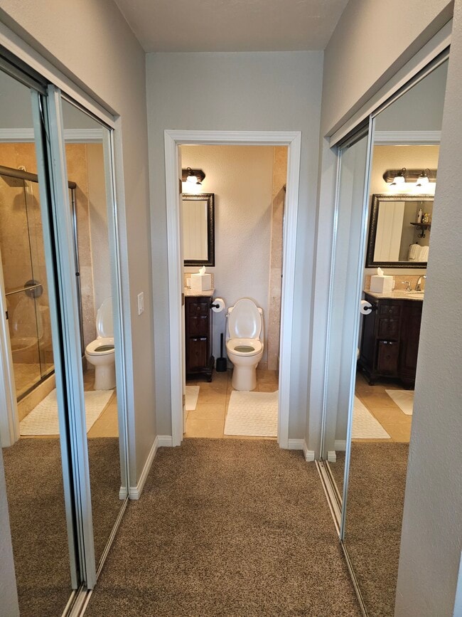 Building Photo - 853 Mola Vista Way