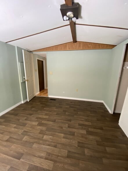 Building Photo - 2207 Dora Dr