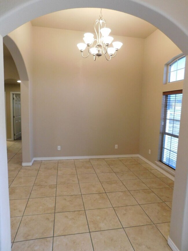 Building Photo - Available NOW!!!! This beautiful 1 story, 3 bedroom, 2 bath, two car garage with garage door open...