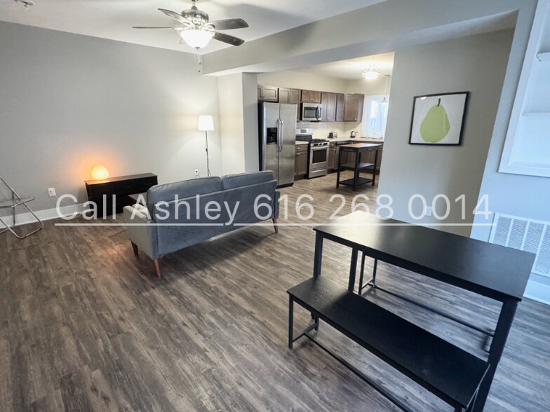 Building Photo - 1032 Logan St SE