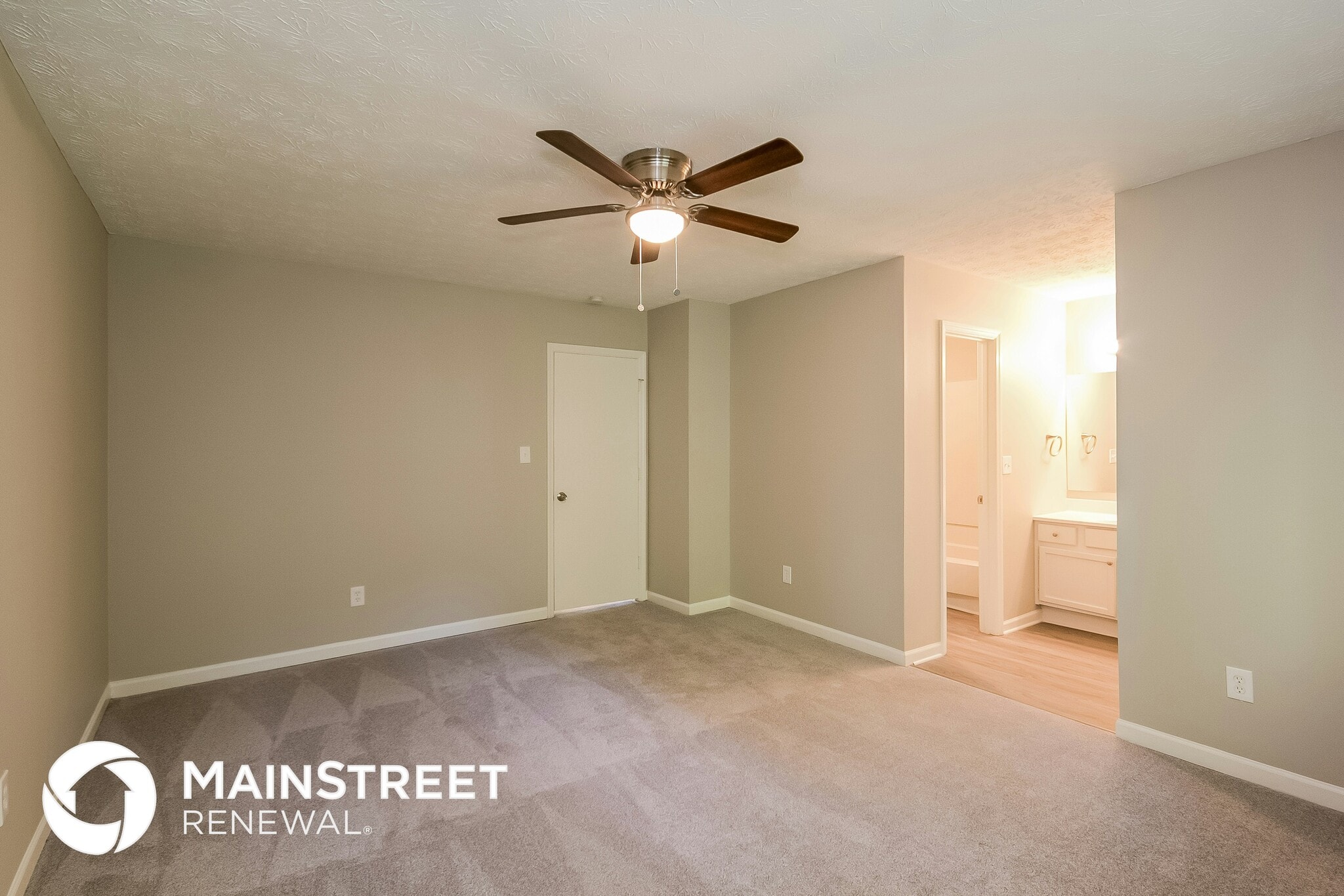 Building Photo - 733 Emerald Forest Cir SW