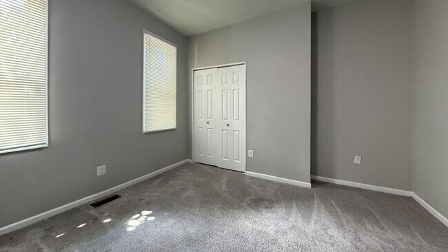 Building Photo - Move-In Ready 3BR Row Home in North Philly – Updated Kitchen & Bath