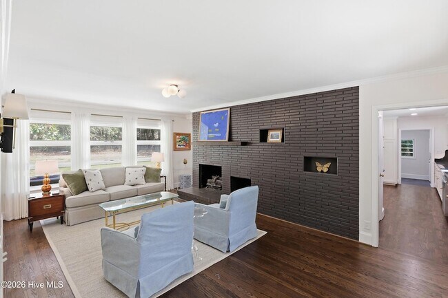 Building Photo - 105 Bunn Ave