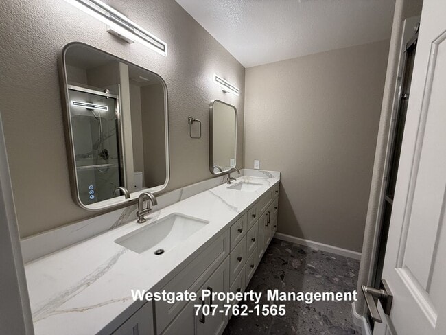 Building Photo - 813 Chardonnay Cir
