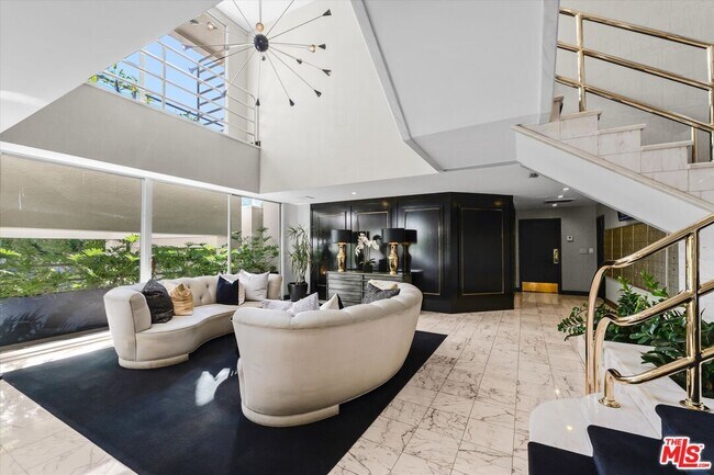 Building Photo - 1131 Alta Loma Rd