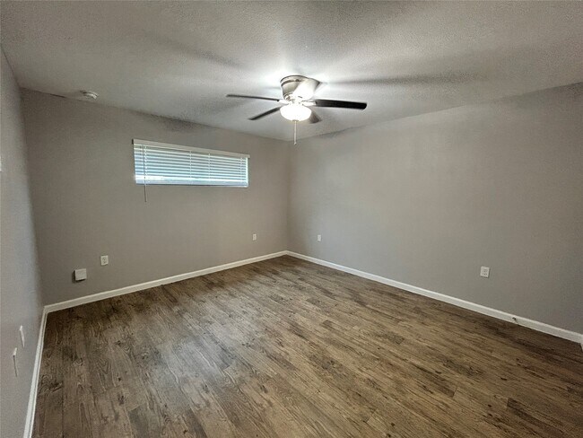 Building Photo - 2810 Beauchamp St