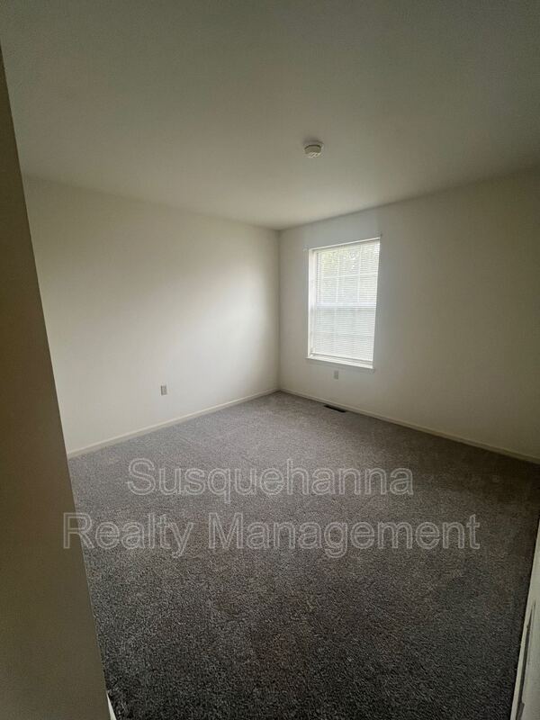 Building Photo - 68 Shady Ln