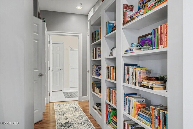 Building Photo - 87 Railroad Pl