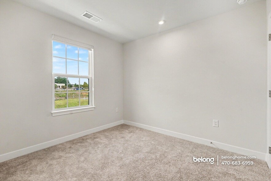 Building Photo - 3020 Zuma St
