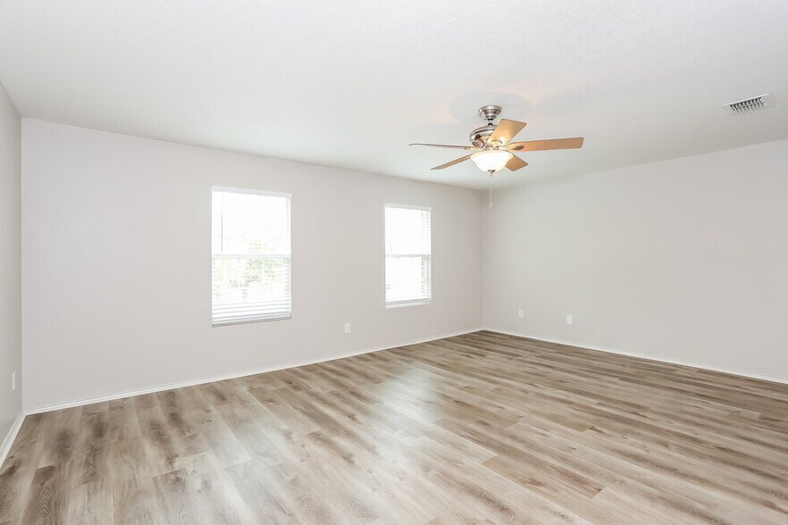 Building Photo - 9113 Troy Dr