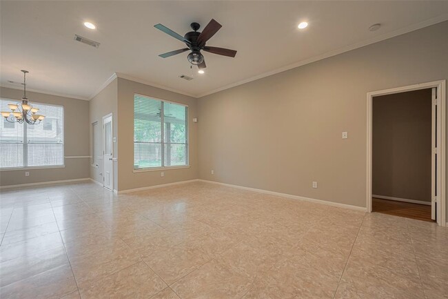 Building Photo - 9502 Willow Crossing Dr