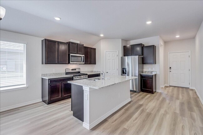 Building Photo - 1634 Comfy Wy