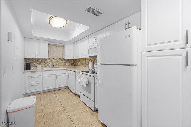 Building Photo - 12471 McGregor Blvd