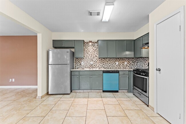 Building Photo - 5035 Reno Dr