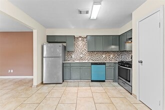 Building Photo - 5035 Reno Dr