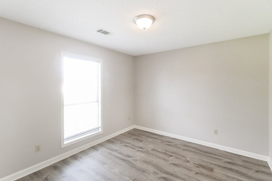 Building Photo - 6665 Millgrove Park Dr