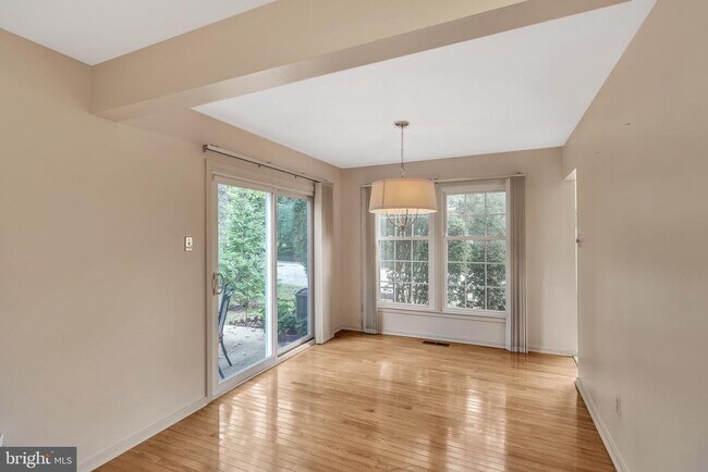 Building Photo - 48 Stonehurst Ct