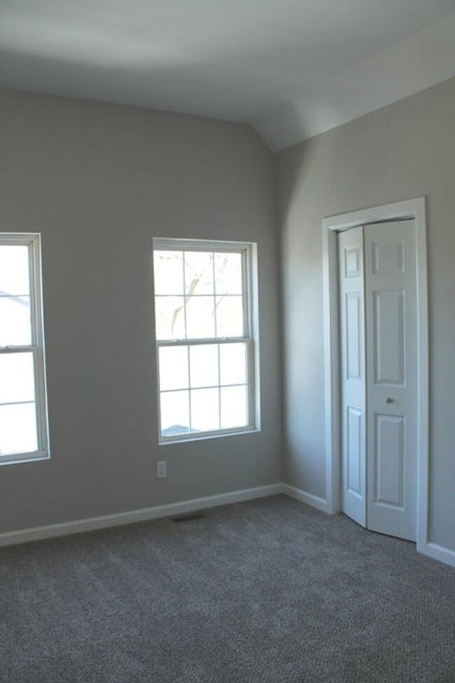 Building Photo - Modern Elegance Meets Comfort – Fully Remo...