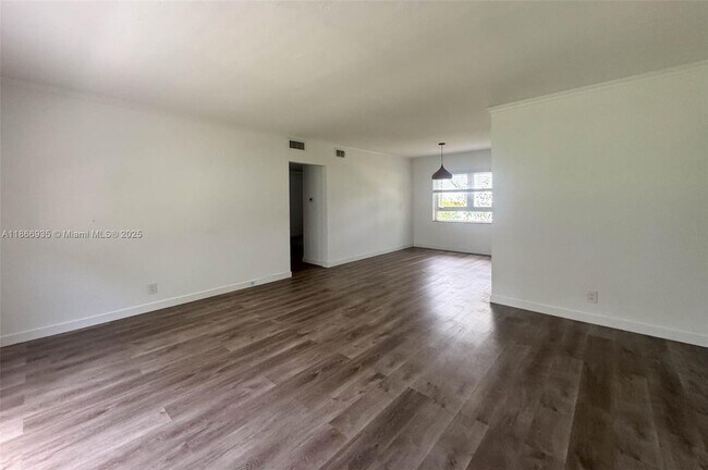 Building Photo - 7635 SW 57th Ave