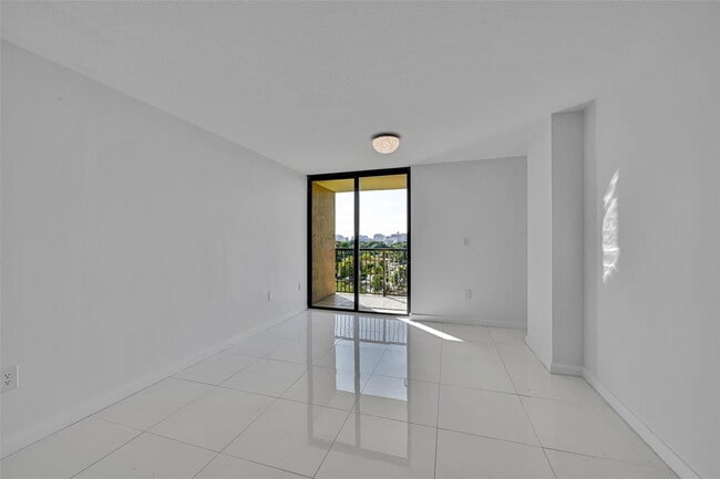 Building Photo - 1690 SW 27th Ave