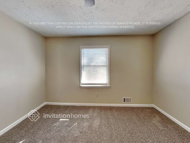 Building Photo - 2461 Sherrie Ln SW