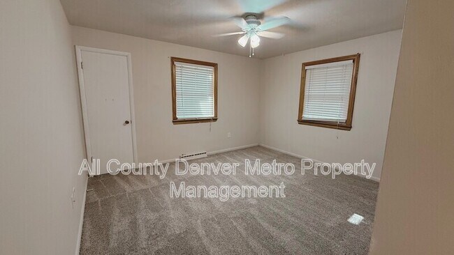 Building Photo - 273 S 13th Ave